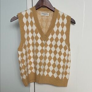 Pinkyotto Tan and White Argyle V-Neck Sweater Vest